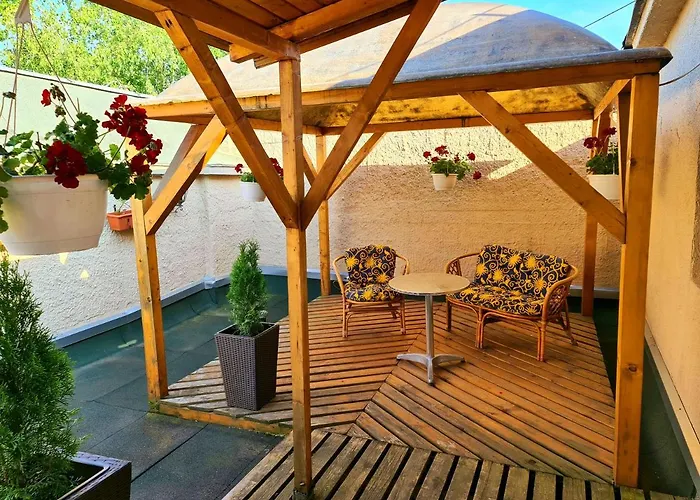 Petra Hotel *