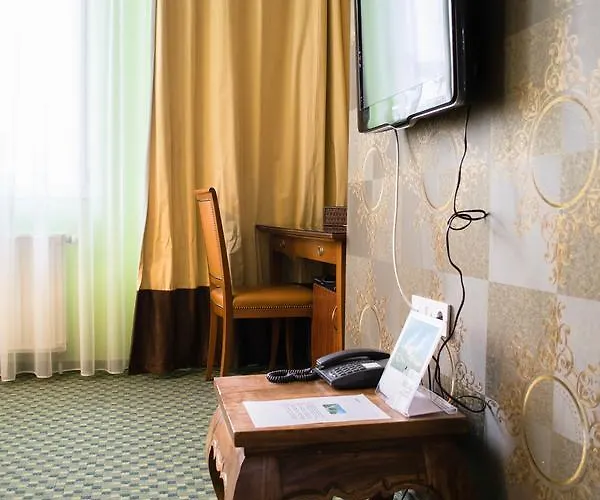 Petra Hotel *
