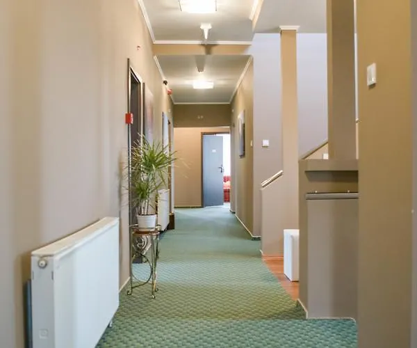 Hotel Petra *