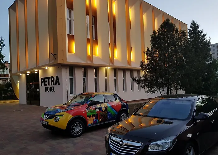 Petra Hotel *