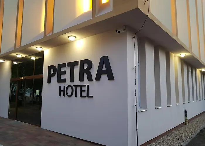 Hotel Petra *